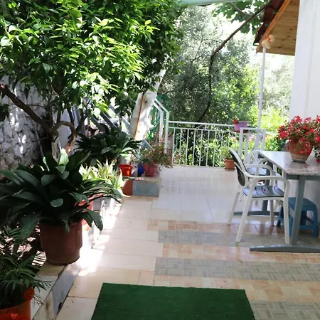 Seferi Apartments