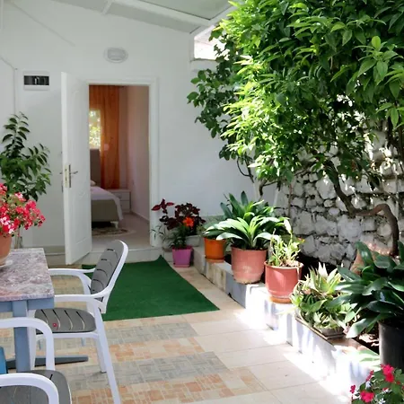 Seferi Apartments * Sarande