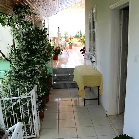 Seferi Apartments Guest house